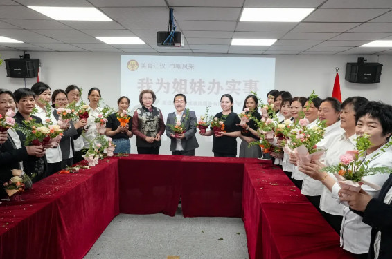 花漾時光，巾幗巧手享春色