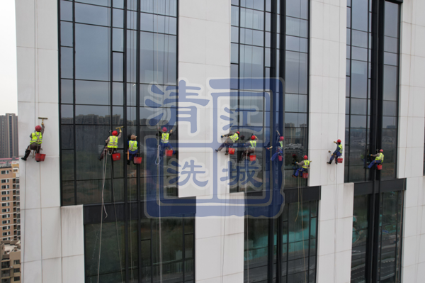專業(yè)外墻清洗公司，江城清洗——29載行業(yè)深耕品牌