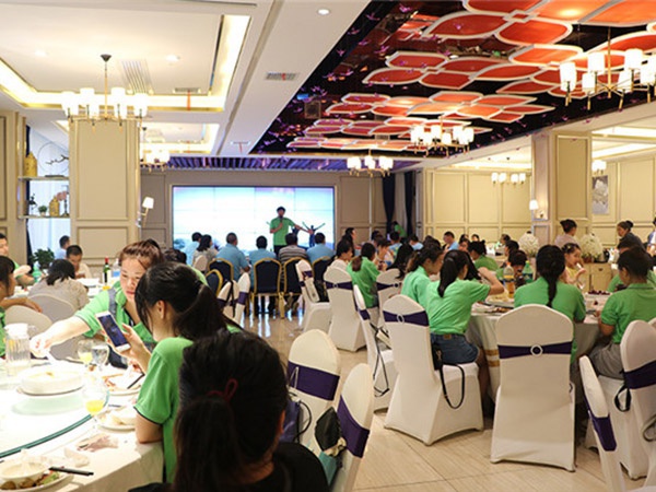 熱烈慶祝業(yè)盛堂“感恩共相伴，蓄勢贏未來”感恩主題活動，取得圓滿成功