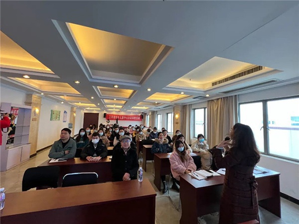 收獲滿滿！業(yè)盛堂開(kāi)展“智慧父母指導(dǎo)孩子未來(lái)”家庭教育講座